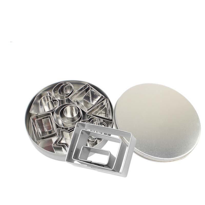 BakeJoy – 24-teiliges Edelstahl-Set Weihnachts-Ausstechformen - Image 11