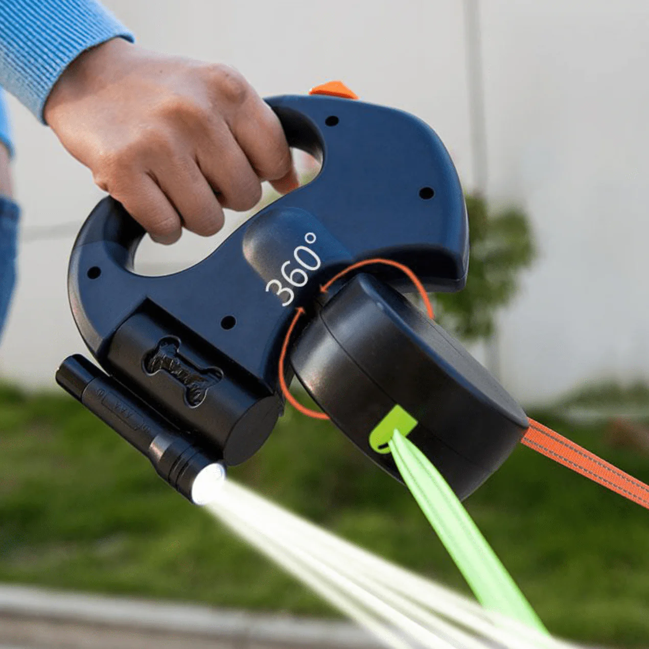 Doppelte Hundeleine mit Taschenlampe zum Umwickeln | 50% RABATT - Image 4