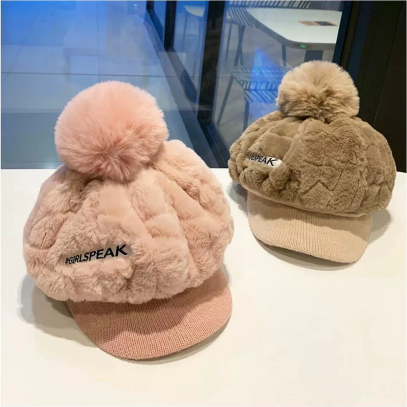 Flair — Damen Plüsch Wintermütze mit kurzem Schirm | 50% RABATT - Image 10