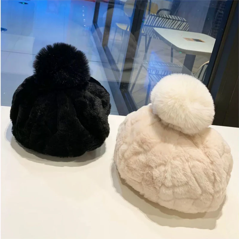 Flair — Damen Plüsch Wintermütze mit kurzem Schirm | 50% RABATT - Image 12