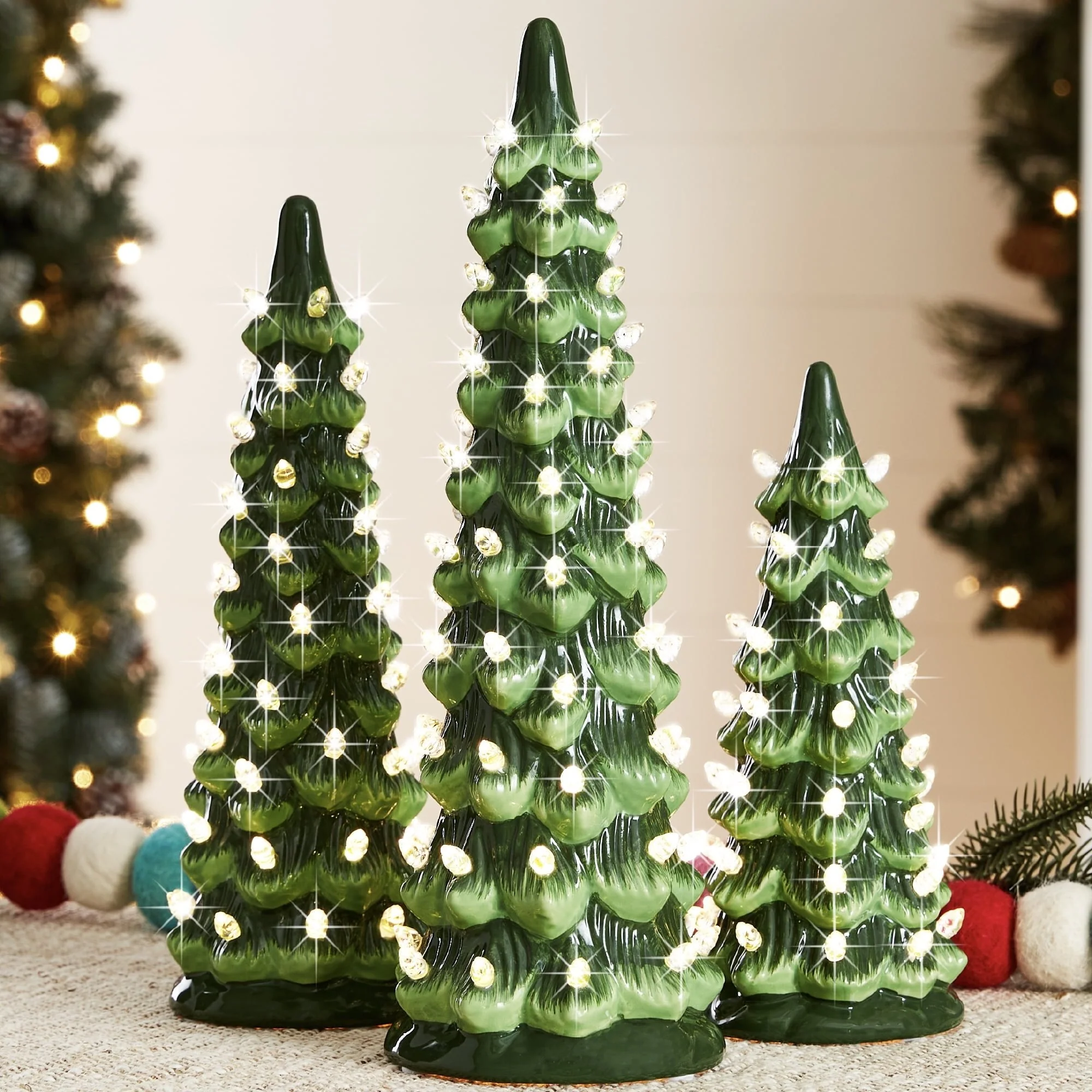 LumiGlow – Handbemalter LED-Weihnachtsbaum | 50% RABATT - Image 3