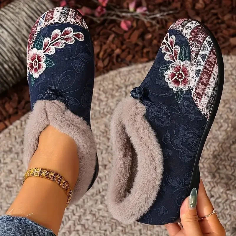 Sophie — Wärmeschuhe mit 3D-Stickerei und rutschfester Sohle - Image 5