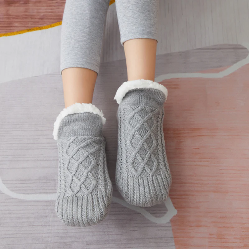 WärmeElegance - Flauschige Hausschuh-Socken - Image 15